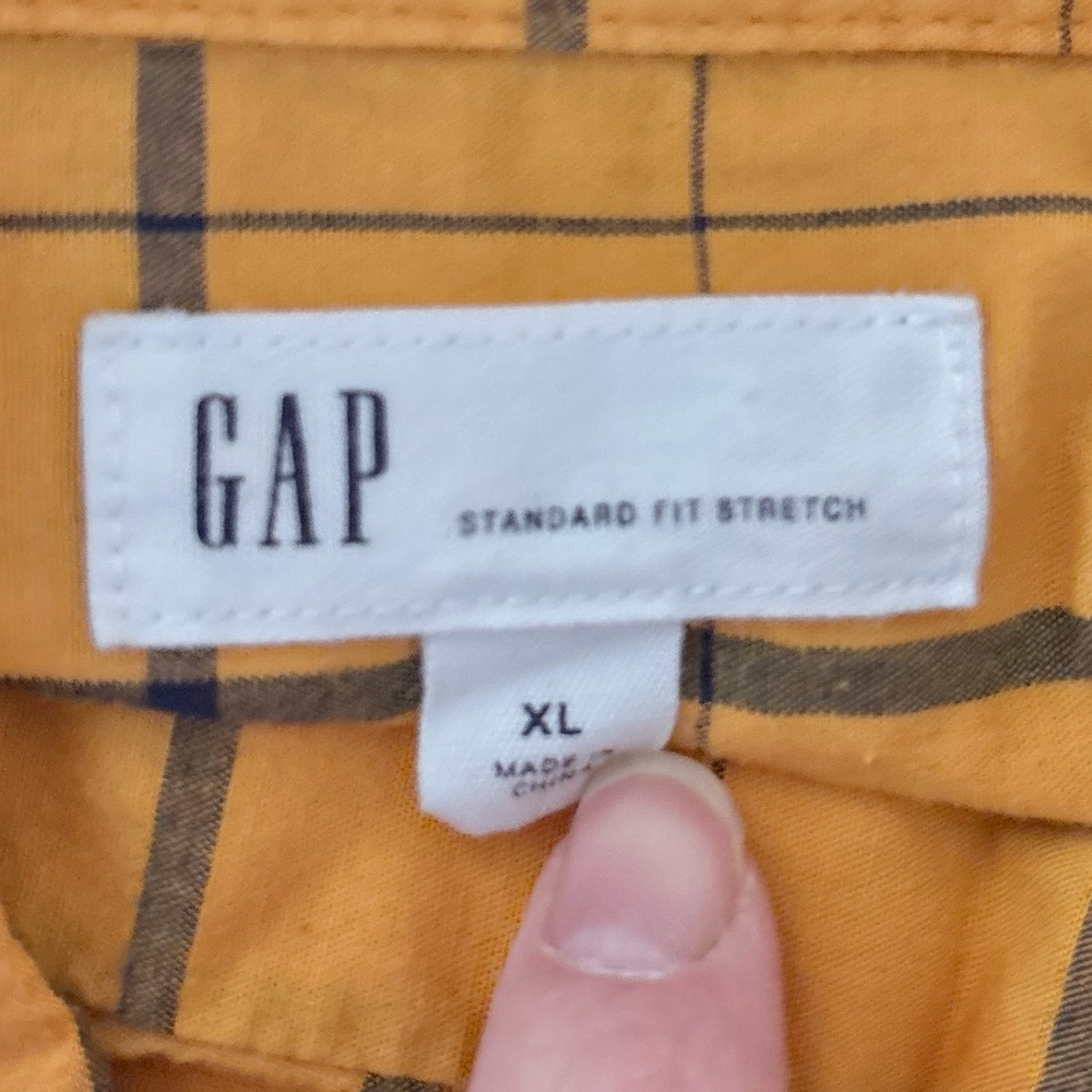 Gap Standard Fit Long Sleeve Poplin Button Shirt in
Desert Sunset Golden, XL - Picture 5 of 9